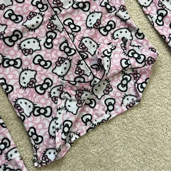 Hello Kitty Sleepwear By Sanrio Teen/Girls Size XL Pajamas PJs Set Polyester - Picture 12 of 16